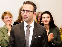 Hamburg & Schleswig-Holstein: Knappes Rennen: Yilmaz zu Kiels Oberbürgermeister gewählt