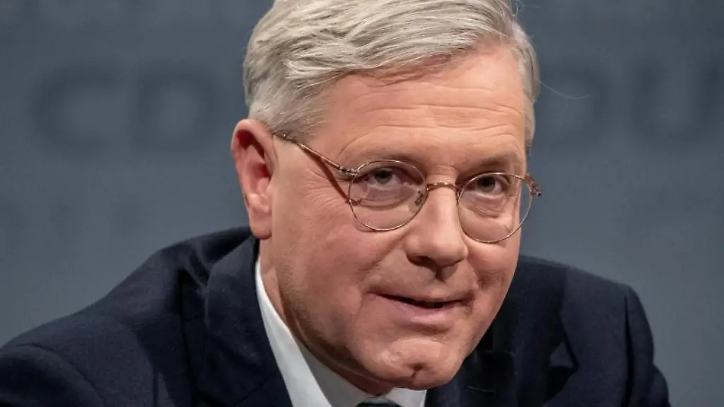 Norbert-Roettgen-Kandidat-fuer-den-Bundesvorsitz-der-CDU-nimmt-an-einer-Diskussionsrunde-im-Konrad-Adenauer-Haus-teil