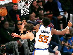 Orlando in großer Sorge: Ariel Hukportis Foul an Franz Wagner hat womöglich schlimme Folgen