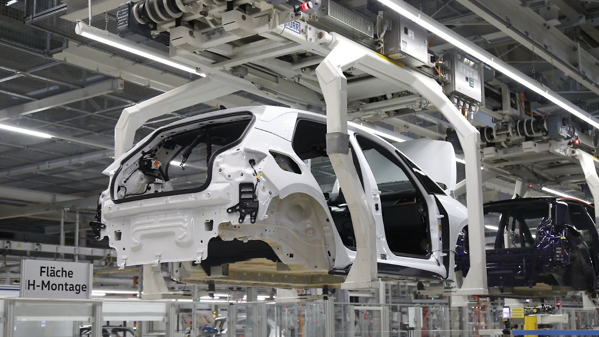 VDA-dr-ngt-EU-beim-Verbrenneraus-Automobilbranche-erwartet-2026-nur-Miniwachstum