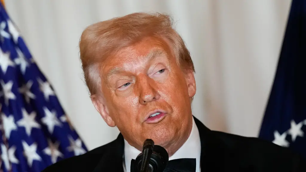 President-Donald-Trump-speaks-at-a-Kennedy-Center-Honors-reception-for-recipients-Sylvester-Stallone-George-Strait-Kiss-Gloria-Gaynor-and-Michael-Crawford-at-the-State-Department-Saturday-Dec-6-2025-in-Washington