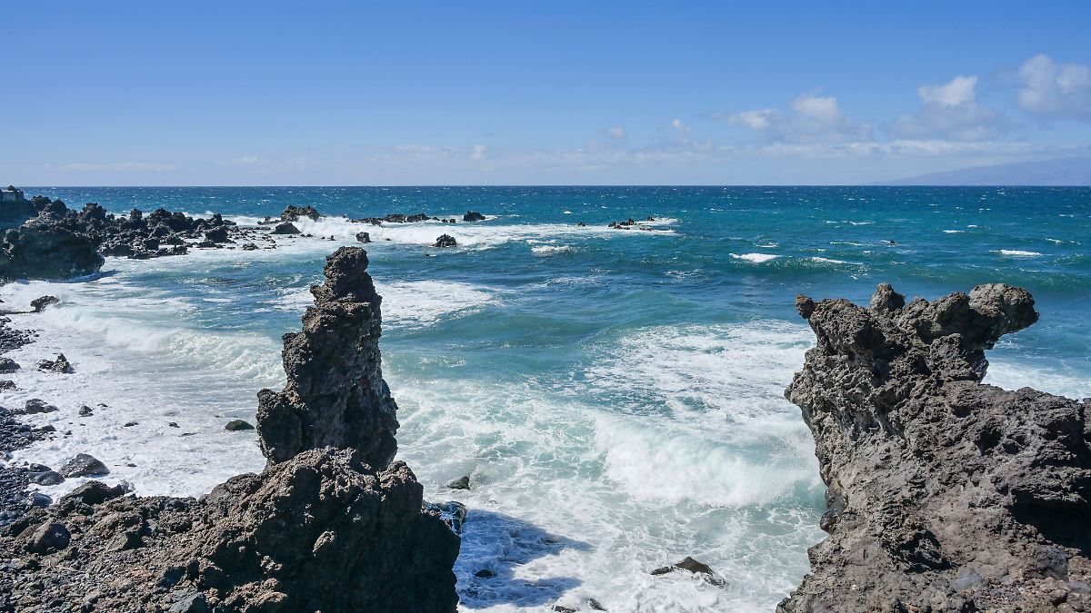 Weitere-verletzt-und-vermisst-Riesenwelle-auf-Teneriffa-rei-t-drei-Menschen-in-den-Tod