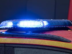 Nordrhein-Westfalen: Autobahn 1 gesperrt: Diesel nach Unfall ausgelaufen