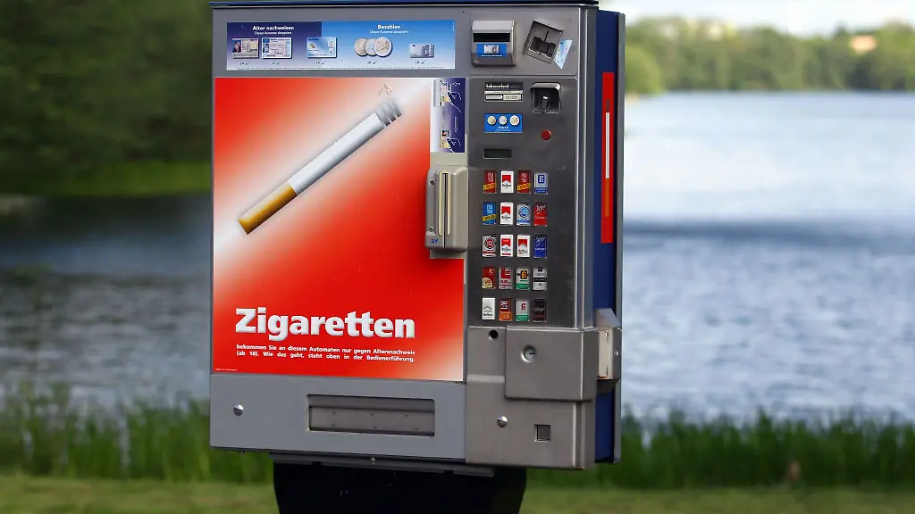 Nach-der-Sprengung-eines-Zigarettenautomaten-in-Erfurt-sind-zwei-mutmassliche-Taeter-gefasst-worden-Symbolbild