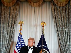 "Möchte einfach ich selbst sein": Trump sorgt bei Gala im Kennedy Center für ein Novum