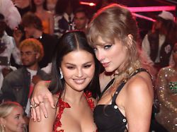 Zusammen im Stadion: Selena Gomez leidet mit Taylor Swift