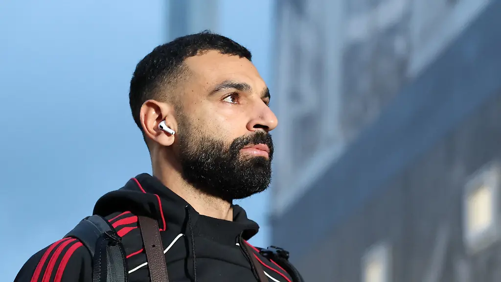 Soccer-Football-Premier-League-Leeds-United-v-Liverpool-Elland-Road-Leeds-Britain-December-6-2025-Liverpool-s-Mohamed-Salah-arrives-at-the-stadium-before-the-match-Action-Images-via-Reuters-Andrew-Boyers-EDITORIAL-USE-ONLY-NO-USE-WITH-UNAUTHORIZED-AUDIO-VIDEO-DATA-FIXTURE-LISTS-CLUB-LEAGUE-LOGOS-OR-LIVE-SERVICES-ONLINE-IN-MATCH-USE-LIMITED-TO-120-IMAGES-NO-VIDEO-EMULATION-NO-USE-IN-BETTING-GAMES-OR-SINGLE-CLUB-LEAGUE-PLAYER-PUBLICATIONS-PLEASE-CONTACT-YOUR-ACCOUNT-REPRESENTATIVE-FOR-FURTHER-DETAILS