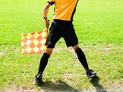 Mit drastischen Forderungen: Schiedsrichter bestreiken Fußball-Kreisliga nach "Verfolgungsjagd"