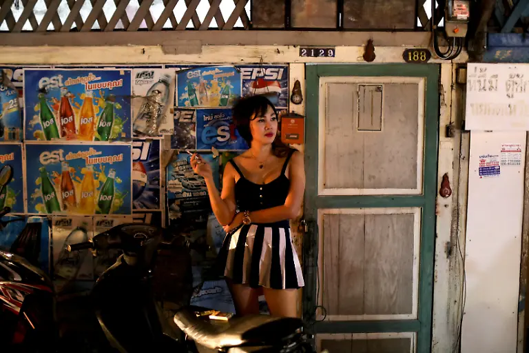 2020-12-30T230159Z-1174552548-RC2ZXK9CY27K-RTRMADP-3-THAILAND-GENTRIFICATION