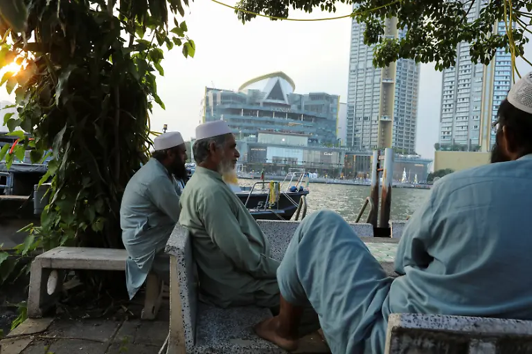 2020-12-30T000000Z-2124255539-RC2ZXK9ASJLP-RTRMADP-3-THAILAND-GENTRIFICATION