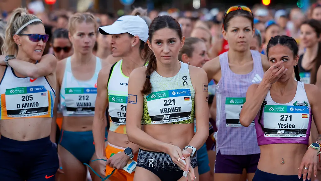 Leichtathletik-Marathon-Valencia-Die-Athletin-Gesa-Krause-mit-der-Startnummer-221-beim-Start-des-Valencia-Marathons