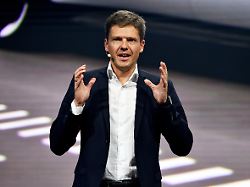 Spitzenmann kommt von Konkurrenz: Neuer Chef für Mercedes-Sportwagentochter AMG