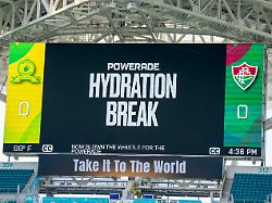 Trinkpausen in jedem Spiel : FIFA verkündet Spielzeit-Revolution für die WM 2026