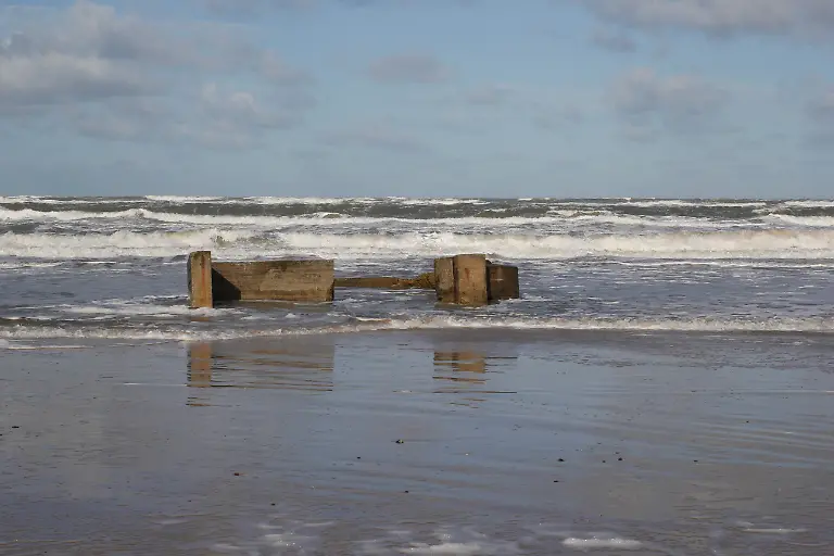 Deutsche-Bunker-am-Atlantikwall-Marine-Kuesten-Batterie-4-509-Loekken-Nord-Wehrbauten-Bunker-Loekken-Daenemark