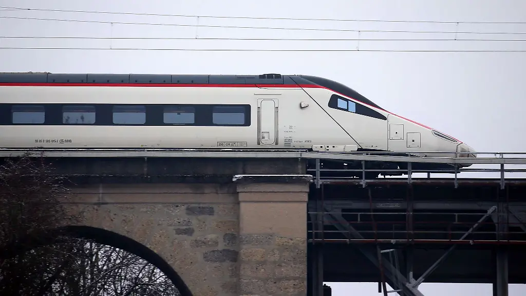 Auch-die-Eurocity-Express-Zuege-in-Richtung-Zuerich-sind-von-den-Problemen-betroffen