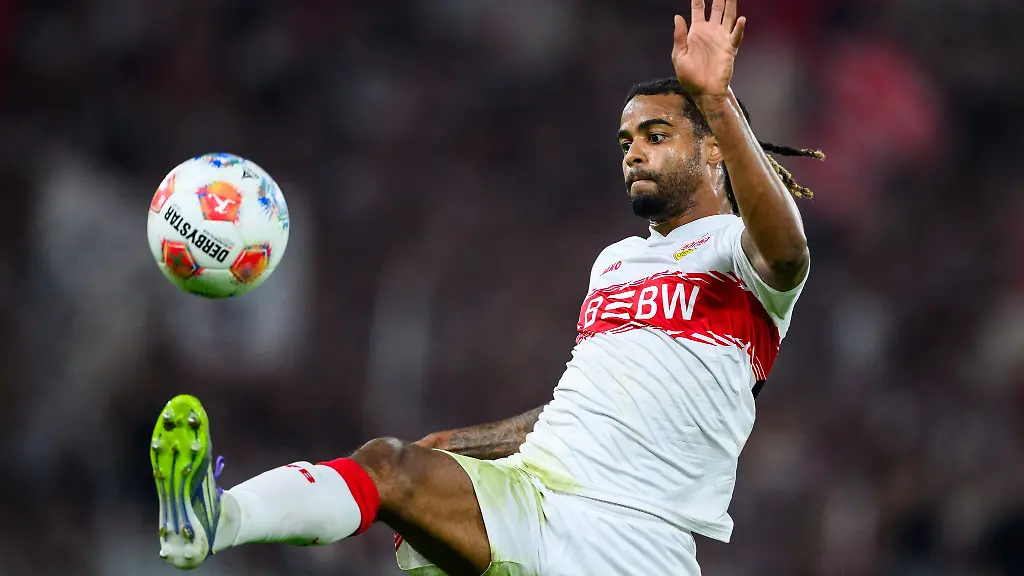 VfB-Verteidiger-Lorenz-Assignon-sah-am-Samstag-die-Rote-Karte