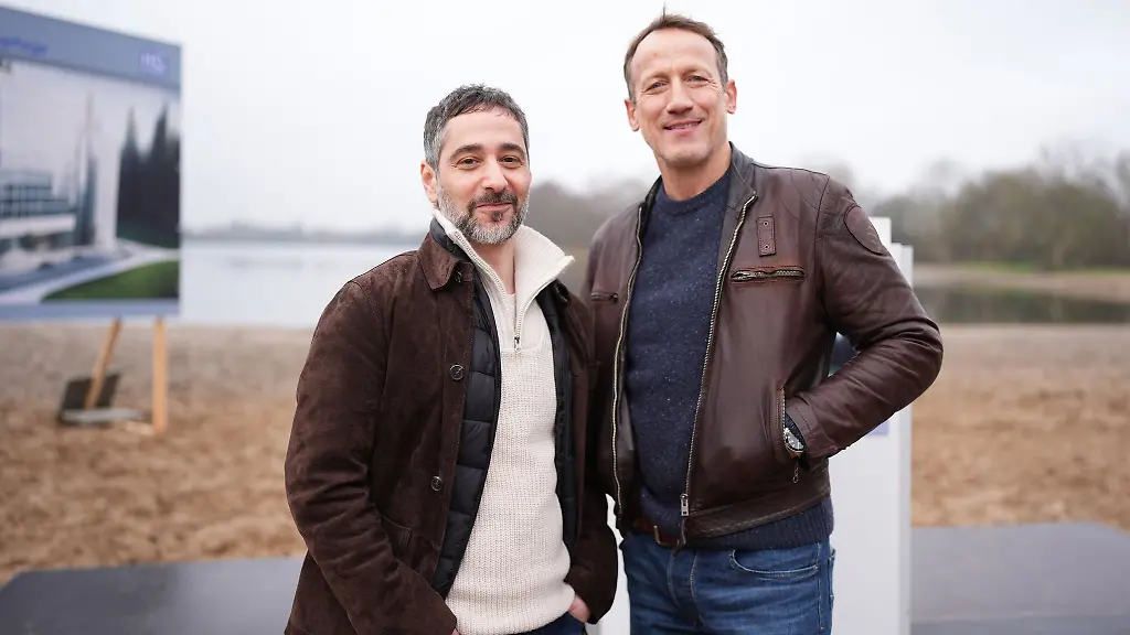 Die-Tatort-Doppelfolge-ist-der-erste-Fall-fuer-das-neue-Ermittler-Duo-um-Bundespolizist-Thorsten-Falke-Wotan-Wilke-Moehring-r-und-Cyber-Kriminalist-Mario-Schmitt-Denis-Moschitto