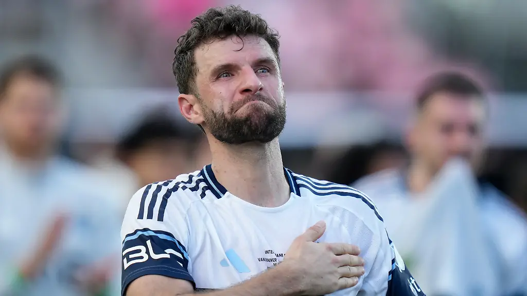 December-6-2025-Fort-Lauderdale-Fl-UNITED-STATES-Vancouver-Whitecaps-Thomas-Muller-shows-his-appreciation-to-Vancouver-fans-after-Inter-Miami-defeated-Vancouver-during-the-MLS-Cup-final-soccer-match-in-Fort-Lauderdale-Fla-on-Saturday-December-6-2025