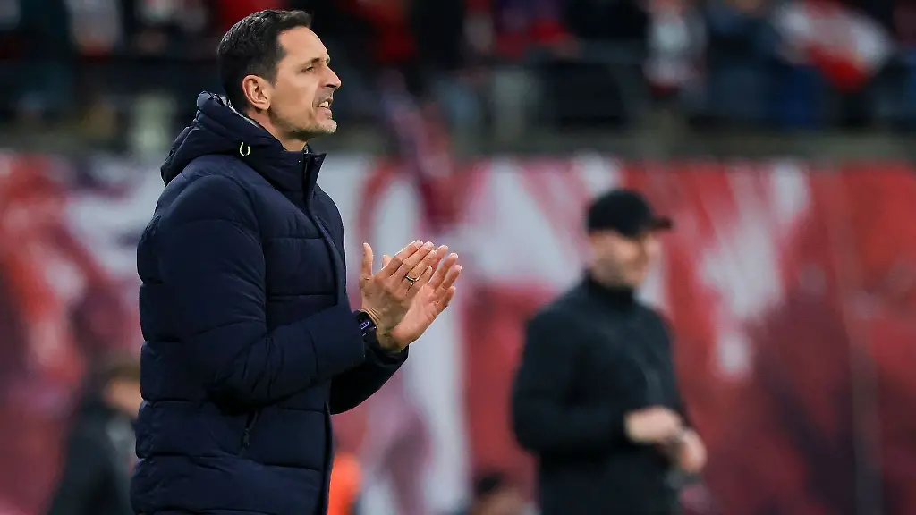 Ist-mit-seiner-Mannschaft-klarer-Aussenseiter-in-Barcelona-Eintracht-Frankfurts-Trainer-Dino-Toppmoeller