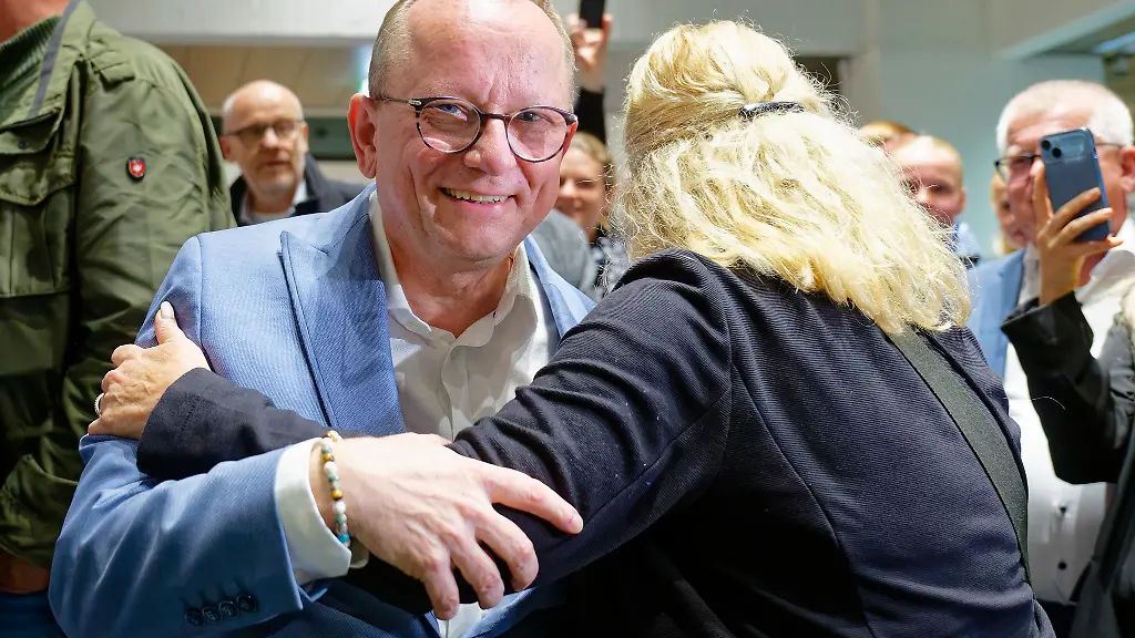 Der-CDU-Politiker-Klaus-Blettner-links-tritt-das-OB-Amt-in-Ludwigshafen-zum-1-Januar-2026-an