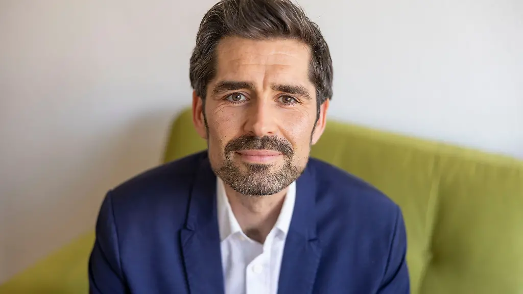 Bildungsminister-Sven-Teuber-SPD-macht-Druck-beim-Digitalpakt-fuer-die-Schulen