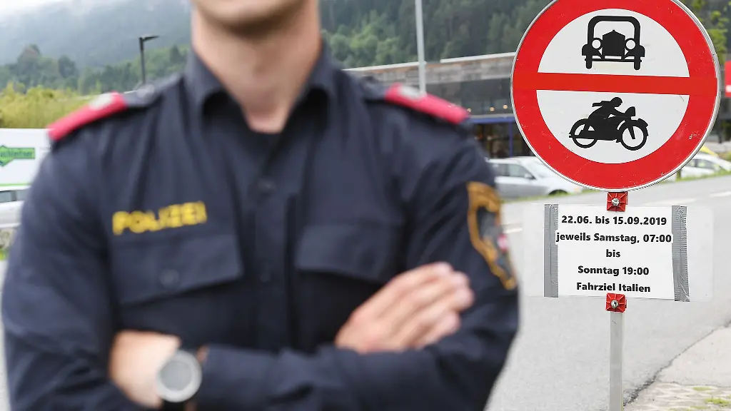 Seit-sechs-Jahren-verhaengt-Tirol-Schleichweg-Verbote
