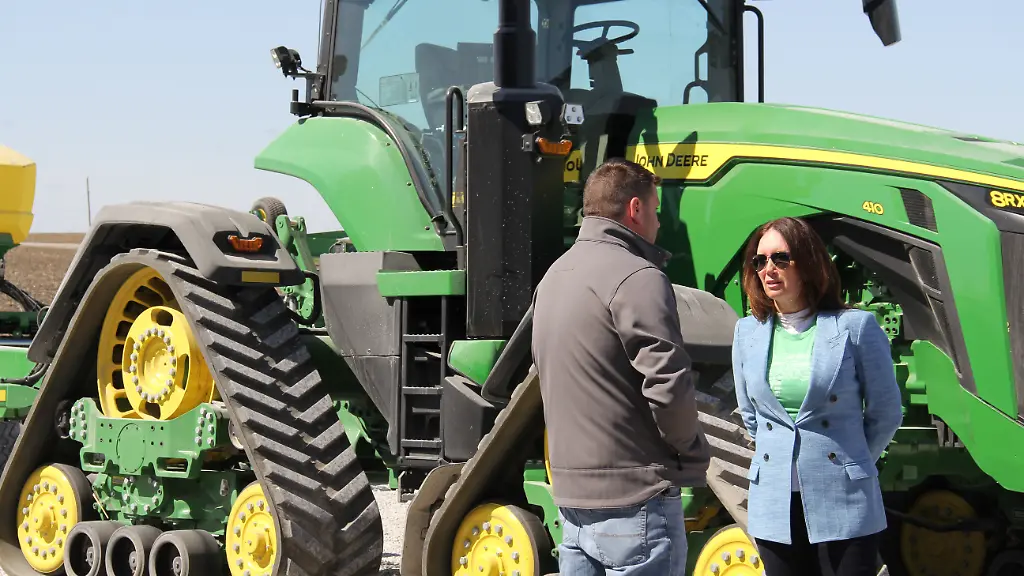 March-31-2025-Atlantic-Ia-United-States-U-S-Agriculture-Secretary-Brooke-Rollins-right-chats-with-Rob-Manning-during-a-tour-of-Manning-Hog-Farm-March-31-2025-in-Waukee-Iowa-Rollins-told-farmers-that-they-may-feel-some-impacts-from-tariffs-and-USAID-cuts-but-that-long-term-they-will-be-better-off