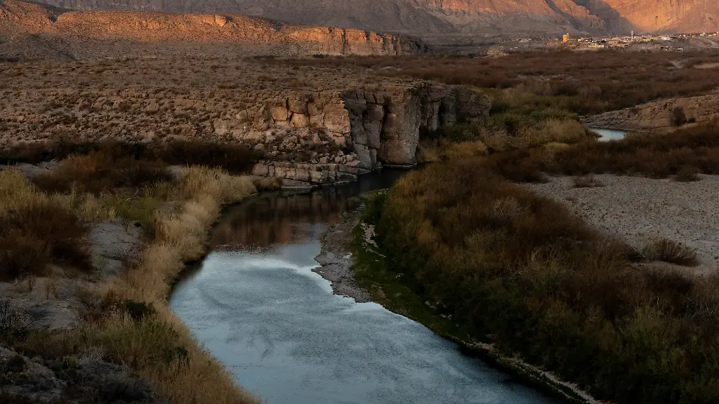 The-sun-sets-over-the-Rio-Grande-River-separating-Mexico-and-the-United-States-in-Big-Bend-National-Park-Texas-U-S-February-22-2025