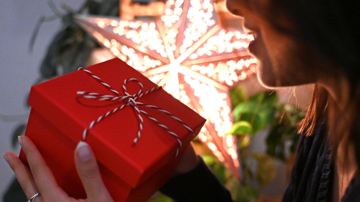 ich-schenk-mir-was-immer-fter-ist-selbstbescherung-unterm-baum