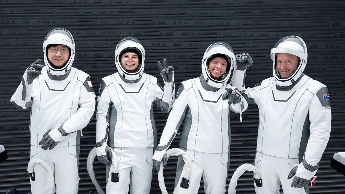 March-31-2025-Florida-USA-launched-its-next-private-human-spaceflight-mission-Fram2-from-Florida-on-Monday-evening-The-mission-featuring-a-collection-of-civilian-scientists-entrepreneurs-and-explorers-flying-onboard-Crew-Dragon-Resilience-is-the-first-ever-human-spaceflight-mission-to-fly-to-a-polar-orbit-Chun-Wang-Jannicke-Mikkelsen-Rabea-Rogge-Eric-Philips