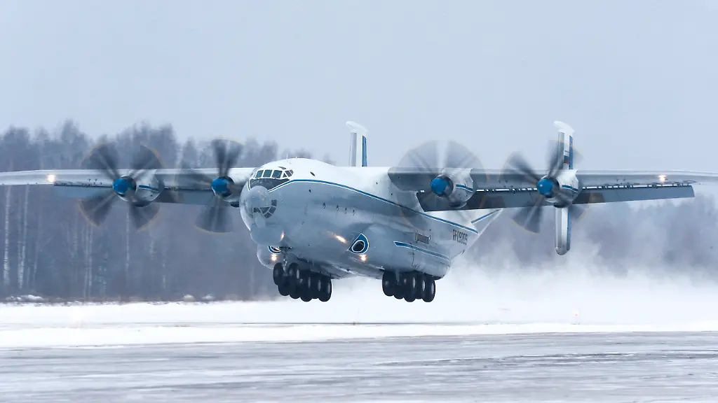 08-02-2018-Russia-Tver-region-Migalovo-airfield-The-AN-22-Antey-military-transport-aircraft-performs-a-training-flight-in-difficult-weather-conditions-with-a-landing-on-a-dirt-strip