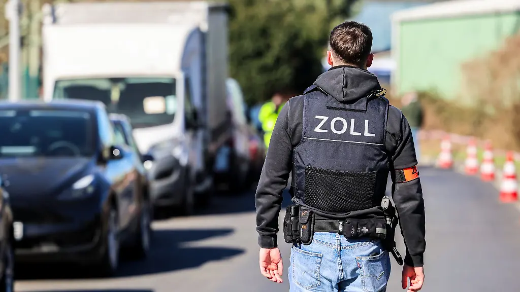 Nach-der-Entdeckung-einer-illegalen-Zigarettenfabrik-in-Duesseldorf-hat-der-Prozess-begonnen