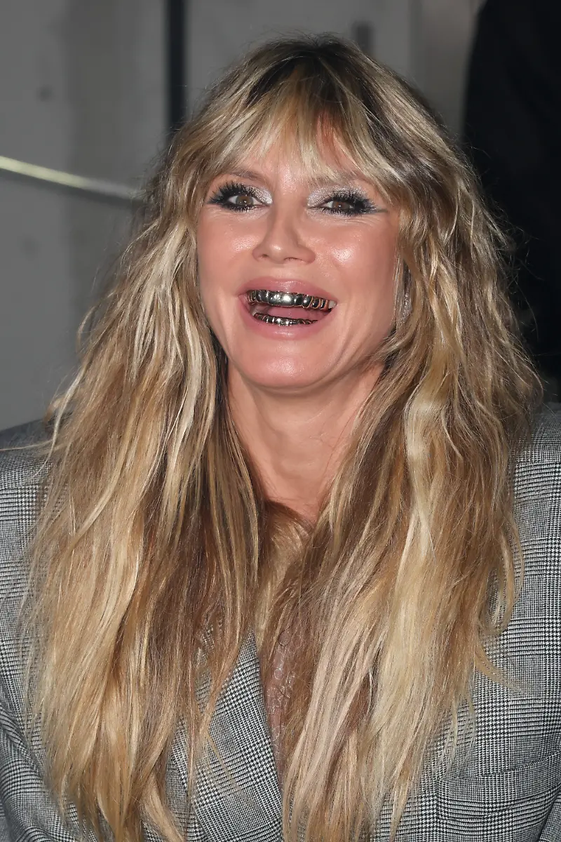 Heidi-Klum-attending-the-Vetements-Womenswear-Spring-Summer-2026-show-as-part-of-Paris-Fashion-Week-on-October-03-2025-in-Paris-France