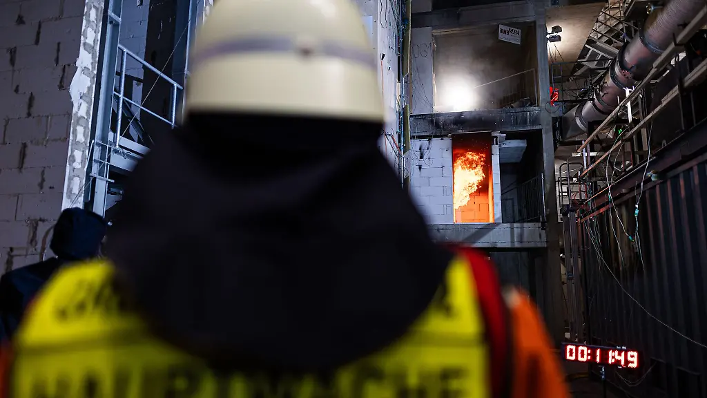 Wie-laesst-sich-ein-Treppenhaus-als-einziger-Rettungsweg-sichern