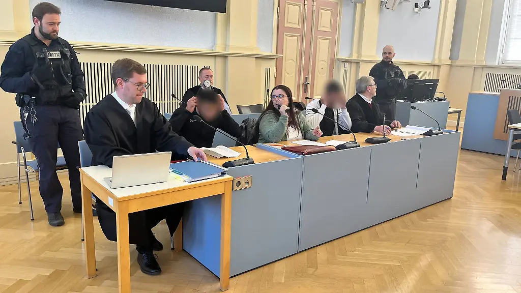 Wegen-versuchten-Mordes-stehen-zwei-Brueder-vor-Gericht