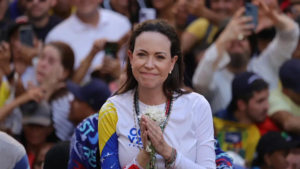 Die-venezolanische-Oppositionsfuehrerin-Maria-Corina-Machado-fuehrt-eine-Demonstration-gegen-die-erneute-Vereidigung-des-autoritaeren-Praesidenten-Maduro-an-diesem-Freitag
