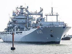 Niedersachsen & Bremen: Adventszeit an Bord: Auf Marineschiff wird Stollen gebacken