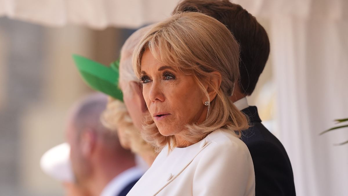 Nach-St-raktion-bei-Auftritt-Brigitte-Macron-beleidigt-Aktivistinnen-als-dreckige-Idiotinnen-