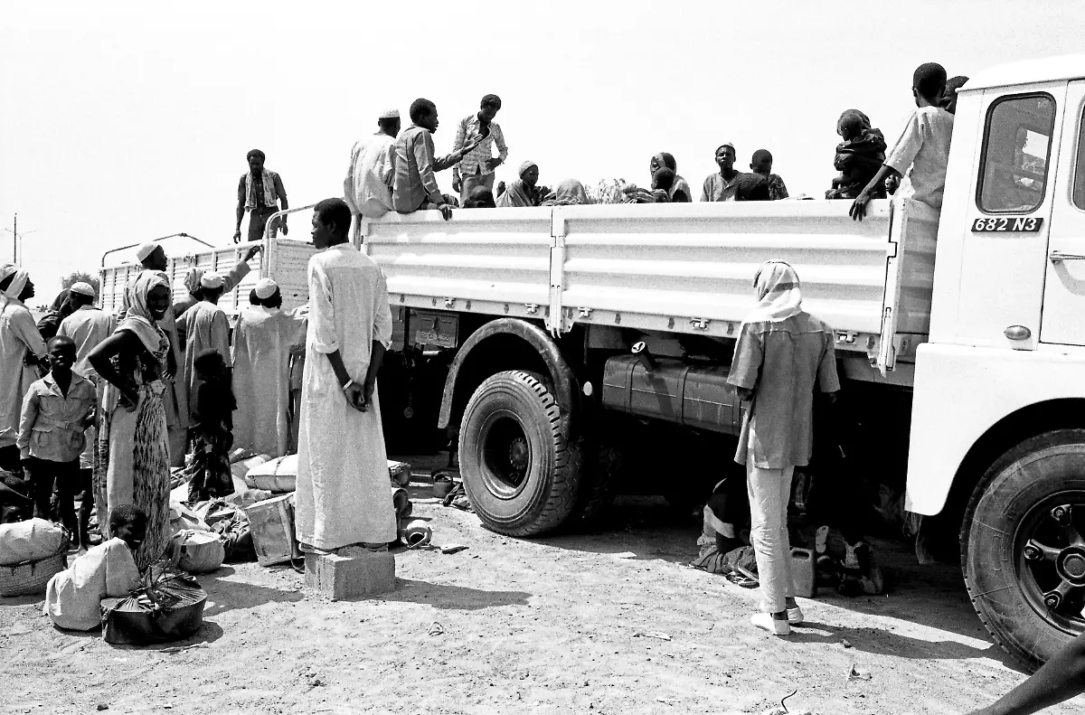 Chad-N-Djamena-1984-A-necessary-presence-the-United-Nations-High-Commissioner-for-Refugees-Photograph-by-Jose-Nicolas-Hans-Lucas-Tchad-N-Djamena-1984-Une-presence-necessaire-le-Haut-Commissariat-des-Nations-unies-pour-les-refugies-Photographie-de-Jose-Nicolas-Hans-Lucas