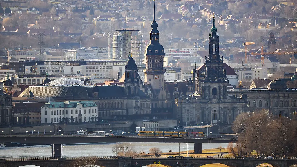Dresden-verzeichnet-laut-Ifo-Analyse-im-ersten-Halbjahr-2025-einen-deutlichen-Rueckgang-beim-Aufkommen-der-Grundsteuer-B