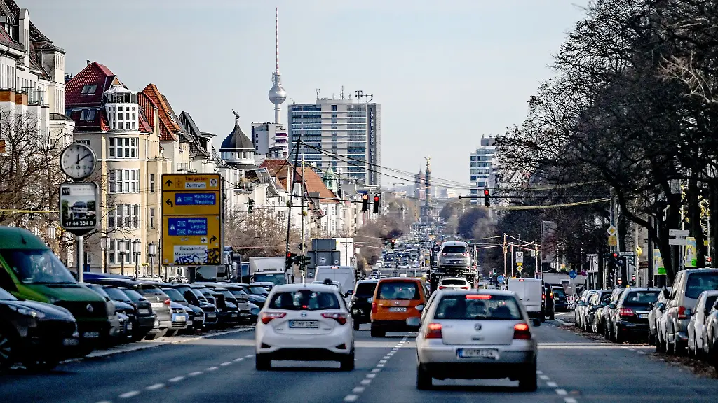 Der-CO2-Ausstoss-in-Berlin-ist-im-vergangenen-Jahr-insgesamt-gesunken-allerdings-nicht-im-Strassenverkehr
