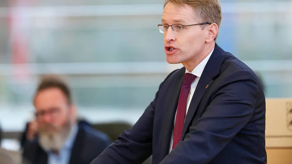 Ministerpraesident-Daniel-Guenther-CDU-will-verstaerkt-in-die-Sicherheit-investieren