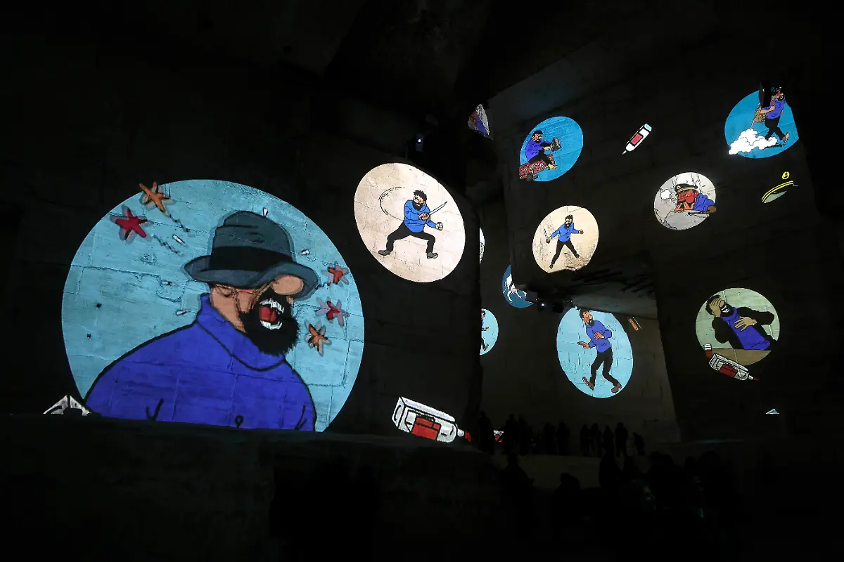 Les-Baux-de-Provence-Frankreich-Carrieres-des-Lumiere-27-12