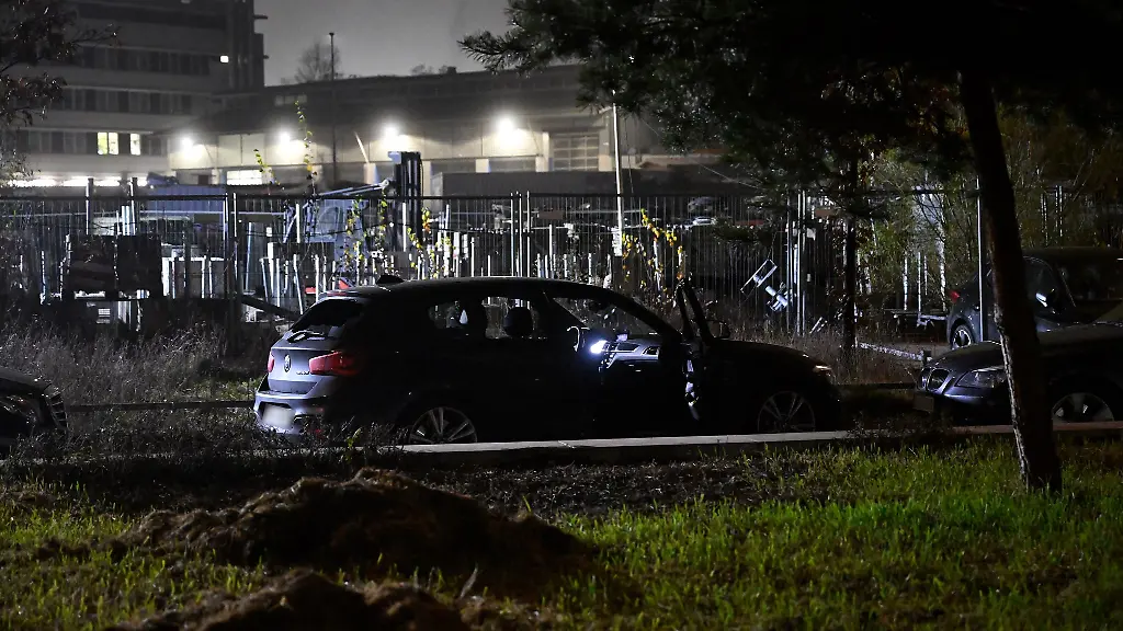 Der-Fahrer-des-Wagens-wurde-bei-dem-Vorfall-angeschossen