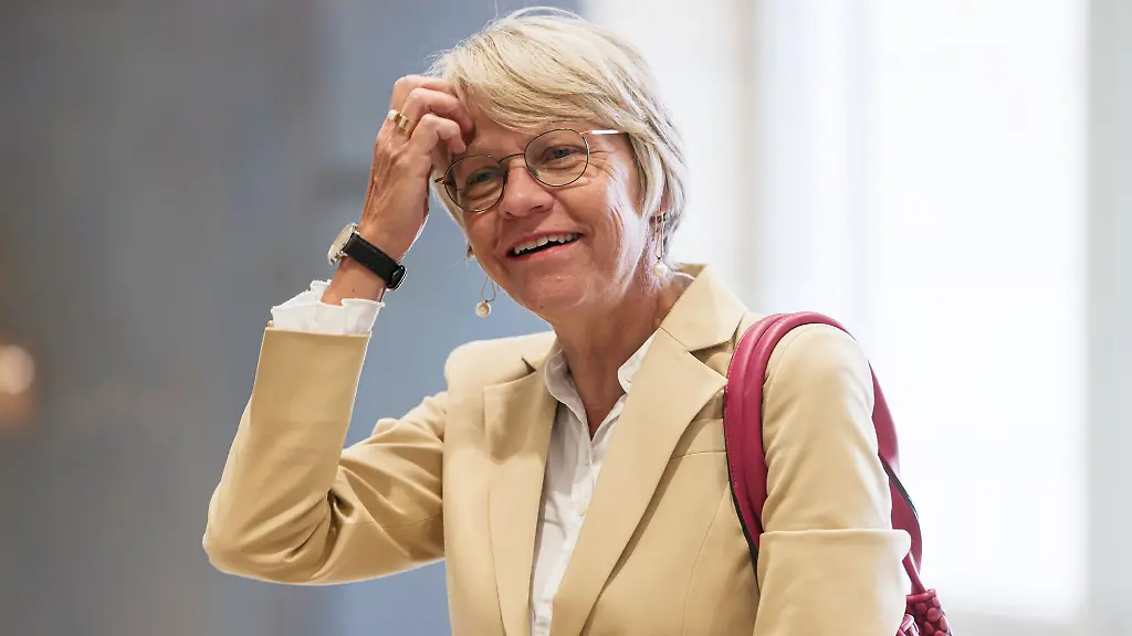 Schulministerin-Dorothee-Feller-CDU-kann-keine-Verbesserung-bei-der-Unterrichtsausfallquote-praesentieren-verspricht-aber-dranzubleiben