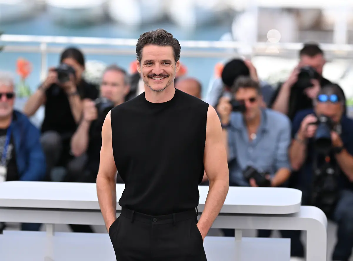 78th-Cannes-Film-Festival-Eddington-photocall-CANNES-FRANCE-MAY-17-Chilean-US-actor-Pedro-Pascal-poses-during-a-photocall-for-the-film-Eddington-at-the-78th-edition-of-the-Cannes-Film-Festival-in-Cannes-France-on-May-17-2025-Provence-Alpes-Cote-d-Azur-France-Editorial-use-only-Please-get-in-touch-for-any-other-usage