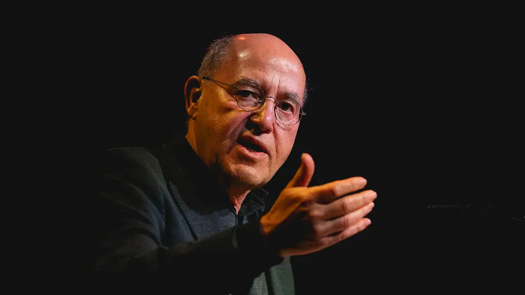 Gregor-Gysi-Direktkandidat-in-Berlin-fuer-die-Linke-spricht-bei-Wahlkampfveranstaltung-in-Berlin-21-02-2025