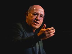 Bei Letzter Generation aktiv : Anwalt Gysi verteidigt Polizistin im Streit mit ihrer Behörde