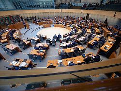 Nordrhein-Westfalen: Landtag will Zuschlag für Abgeordnete in Rente wieder kippen