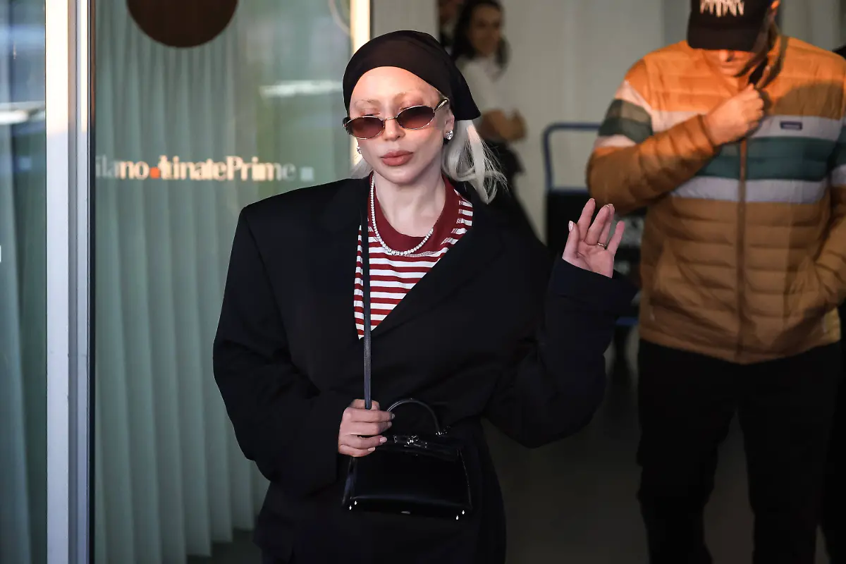 Lady-Gaga-Celebrity-Sightings-In-Milan-Lady-Gaga-arrives-at-Linate-Prime-airport-for-the-two-Italian-stages-of-The-Mayhem-Ball-Tour-at-the-Unipol-Forum-in-Milan-on-October-18-2025-in-Milan-Italy-Milan-Italy-PUBLICATIONxNOTxINxFRA-Copyright-xAlessandroxBremecx-originalFilename-bremec-ladygaga251018-npPHr